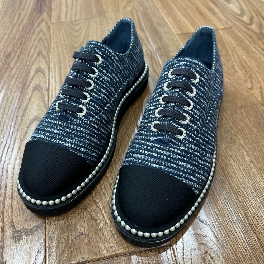 Chanel Tweed Grosgrain Pearl Lace Up Sneakers 41 Black Navy
